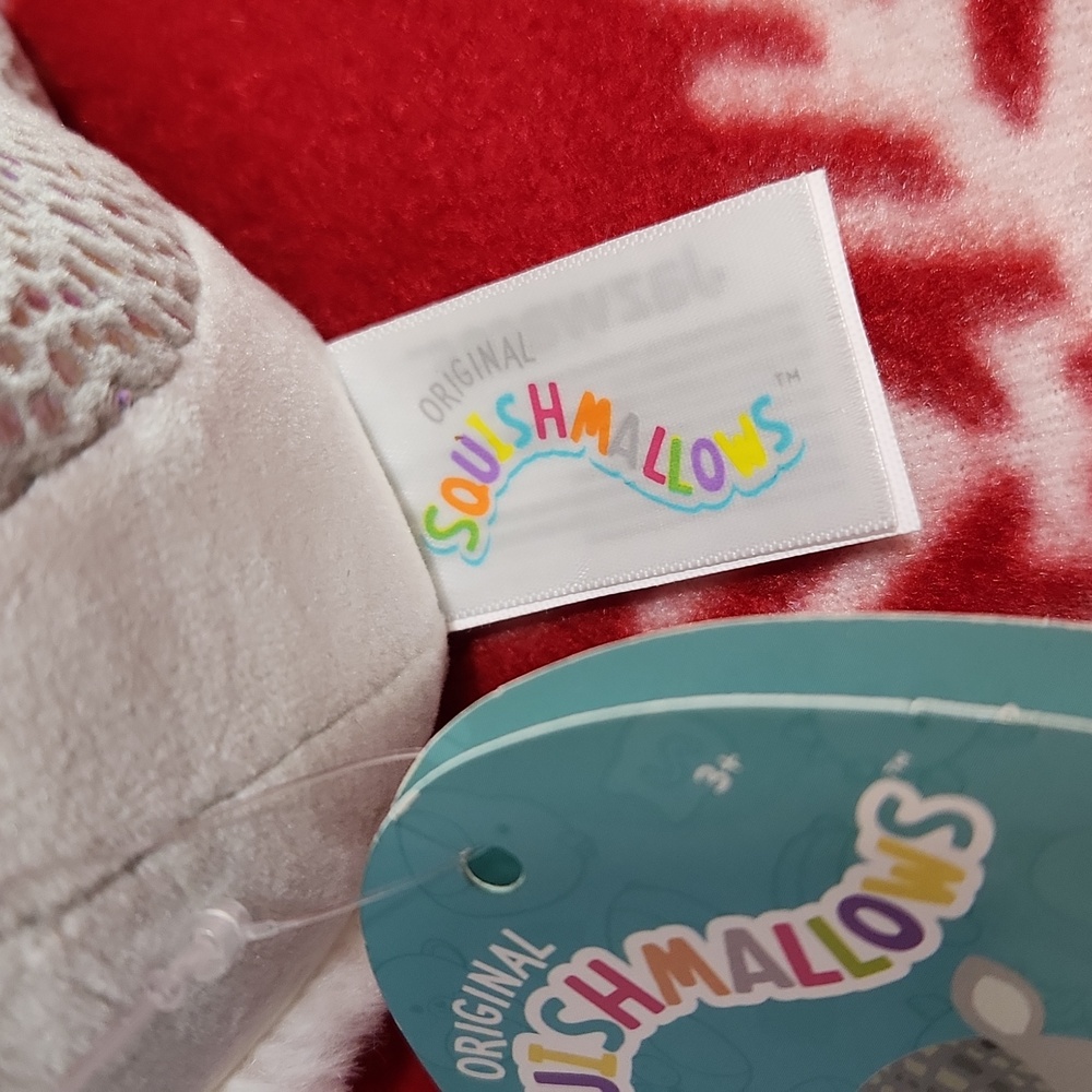 SQUISHMALLOS - Picture 7 of 11